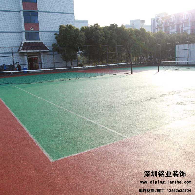 完成一整套網(wǎng)球場施工預(yù)計(jì)花費(fèi)多少成本？