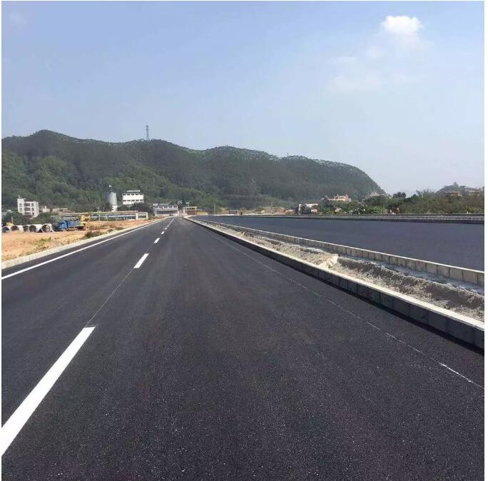 淺談“帕米亞孔透水型路面”在北方地區(qū)的應用