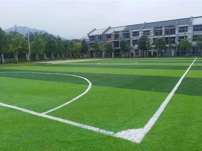 柳城小學(xué)夢想足球場投入使用啦！